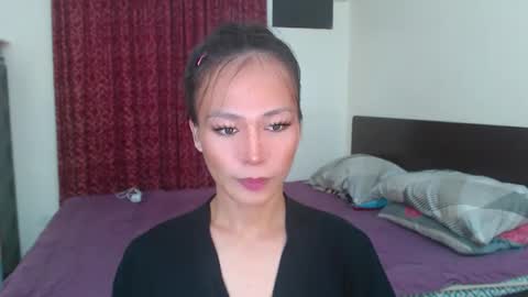 Snapshot of xlovely_destinyx chatting on March 2025 04:30:02 PM Alice online show from March 2025 04:30:02 PM