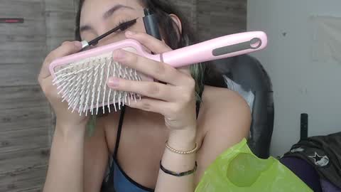 lunna online show from December 2024 11:45:02 PM