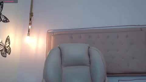 lunna online show from January 2025 10:26:01 PM