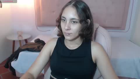 lunna online show from March 2025 08:41:02 PM