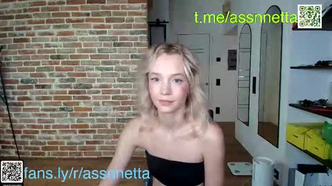 Snapshot of xoanetta chatting on September 2025 07:31:01 AM Assnnettablondie online show from September 2025 07:31:01 AM