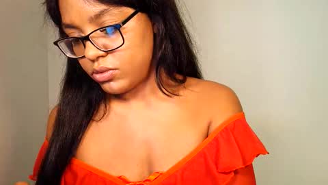 Xoee Winters online show from December 2025 04:08:01 AM