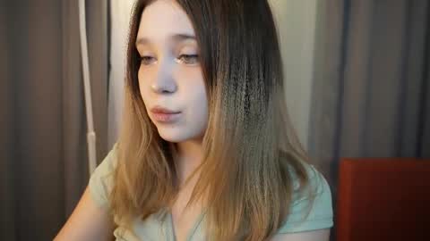 Milana online show from November 2025 07:08:01 AM