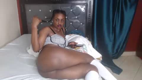 Xoe online show from November 2025 05:48:02 PM