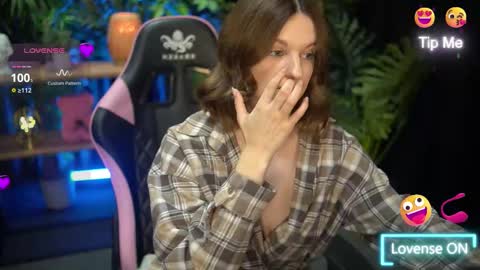 xoxo_molly online show from November 2025 08:44:01 PM