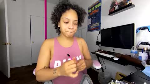 xStarGazingx online show from October 2025 06:56:01 AM