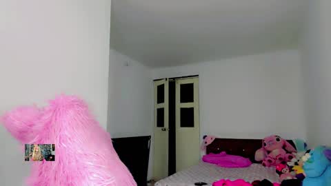 Snapshot of xthesexyboyx chatting on February 2025 07:56:02 AM Femboy Exotic online show from February 2025 07:56:02 AM