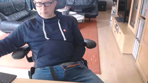 xtommix69 online show from February 2026 01:38:02 PM