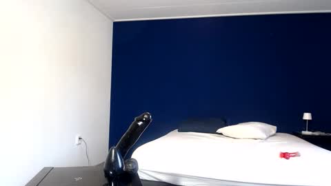 Snapshot of xx19hornyxx chatting on February 2025 11:27:01 AM max online show from February 2025 11:27:01 AM