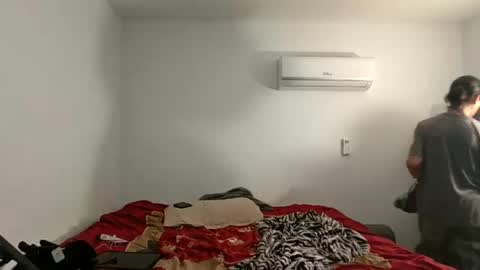 XxJasoneecxX online show from December 2024 05:40:02 PM