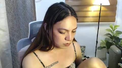 Snapshot of xxjulielovesyouxx chatting on February 2025 06:51:01 PM July online show from February 2025 06:51:01 PM