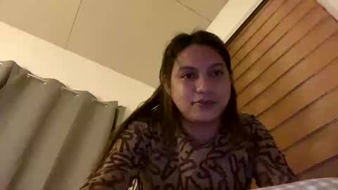 Snapshot of xxjulielovesyouxx chatting on November 2025 03:34:01 PM July online show from November 2025 03:34:01 PM