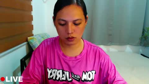 Snapshot of xxjulielovesyouxx chatting on April 2026 11:01:02 AM July online show from April 2026 11:01:02 AM