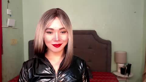 Snapshot of xxkagura_hugecock_69xx chatting on December 2024 10:40:02 AM Kagura online show from December 2024 10:40:02 AM