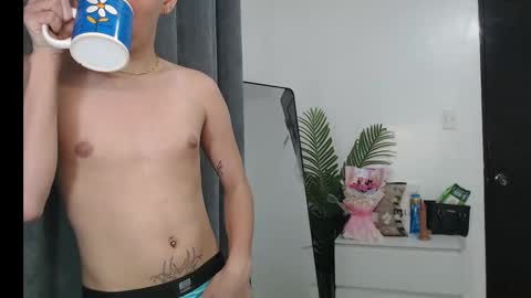 Snapshot of xxsebastian18 chatting on March 2025 08:45:02 PM seb online show from March 2025 08:45:02 PM