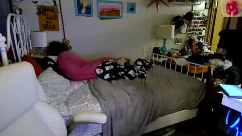 Strawberry Jane online show from October 2025 04:16:01 AM