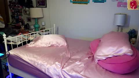 Strawberry Jane online show from February 2026 05:19:02 AM