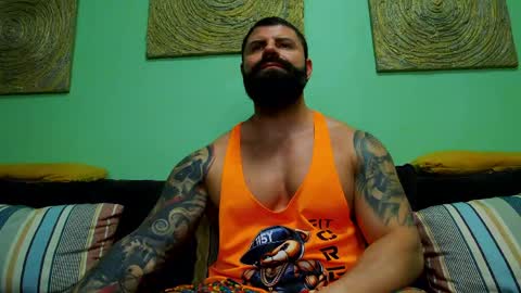 Snapshot of xxtreamleonard chatting on May 2026 06:04:02 PM Xtream Leonard online show from May 2026 06:04:02 PM