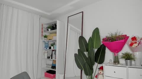 xxx_leila online show from December 2024 09:35:01 AM