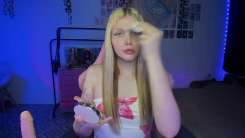 Pretty online show from June 2026 09:37:02 PM