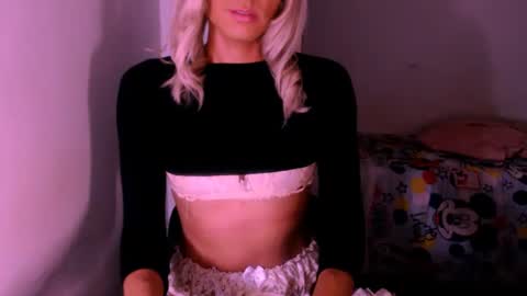 Chiara online show from November 2025 06:25:01 AM