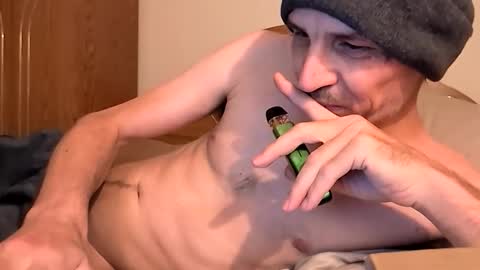 Snapshot of xxxfredmtlxxx chatting on January 2026 10:46:01 PM xxfredmtl18xx online show from January 2026 10:46:01 PM
