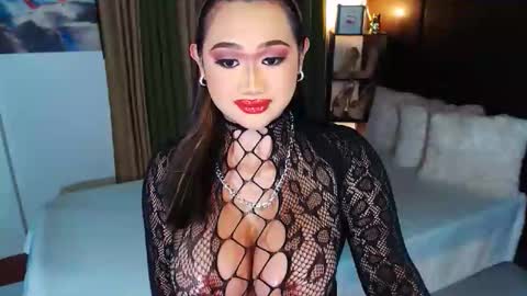 OLIVIA online show from February 2025 02:43:01 PM