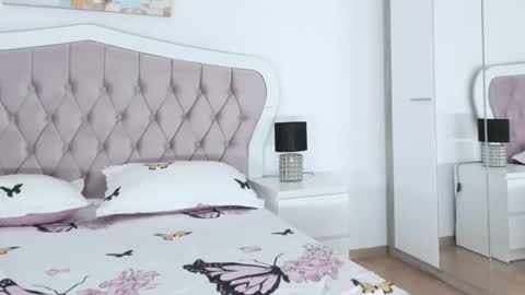 Elvira online show from February 2026 07:45:02 AM