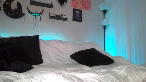 Lola online show from September 2025 08:58:01 AM