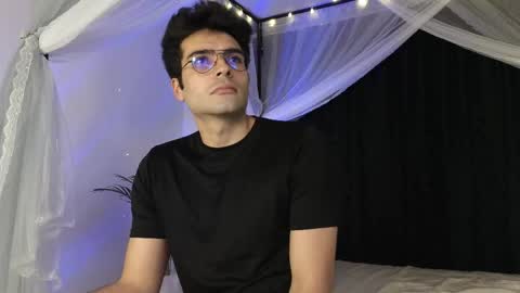 July and Fer online show from December 2025 10:46:02 AM