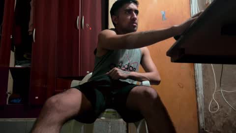 Snapshot of y0ungwithbrowndick chatting on December 2024 05:26:01 AM BROWN DICK online show from December 2024 05:26:01 AM