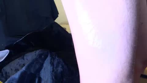 YAJ online show from November 2025 10:42:02 PM