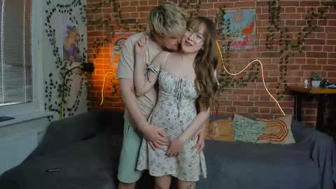 Snapshot of yami_yami_yami chatting on September 2025 01:55:01 PM Mia and Andry  online show from September 2025 01:55:01 PM