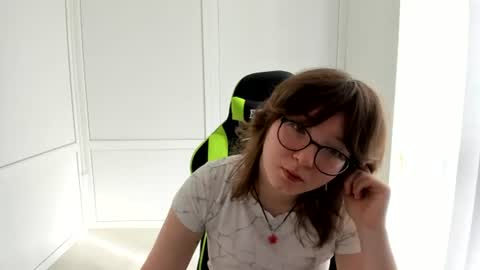 Sofia online show from June 2026 06:18:02 AM