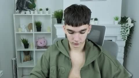 yamitwink online show from November 2025 08:24:02 PM