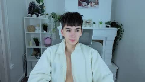 yamitwink online show from December 2025 08:57:02 PM