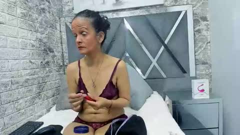 Snapshot of yanetrose chatting on January 2026 03:54:01 AM yanetrose online show from January 2026 03:54:01 AM