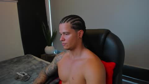 Snapshot of yanka_max1 chatting on November 2025 03:34:01 PM new here online show from November 2025 03:34:01 PM