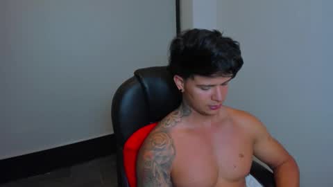 Snapshot of yanka_max1 chatting on November 2025 12:24:01 AM new here online show from November 2025 12:24:01 AM