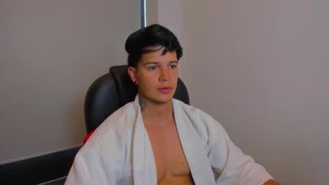 Snapshot of yanka_max1 chatting on December 2025 12:10:01 PM new here online show from December 2025 12:10:01 PM