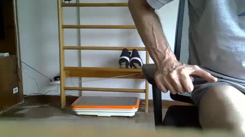 yannisv online show from September 2025 04:10:02 PM