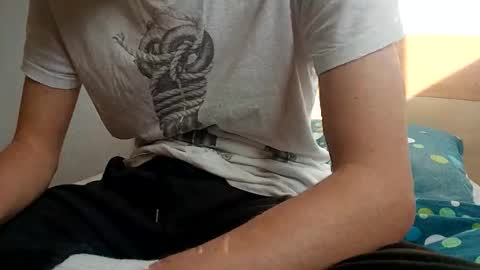 yanp541 online show from November 2025 12:37:01 PM