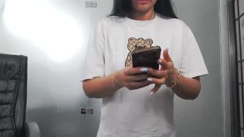 Snapshot of yaraxcox chatting on June 2026 03:33:01 AM Yara online show from June 2026 03:33:01 AM