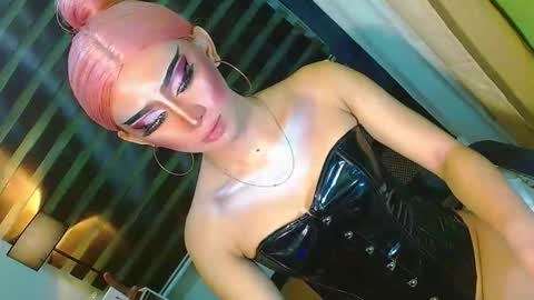 miss yasii online show from June 2026 01:46:02 PM
