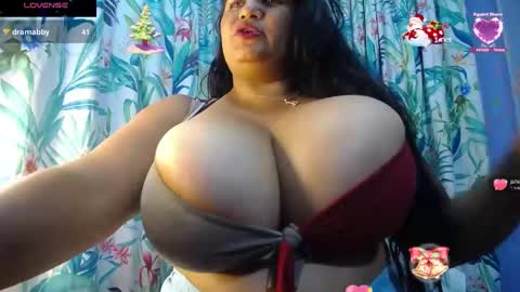 Yasmin online show from December 2024 09:06:02 PM