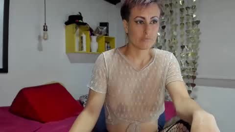 Snapshot of yasmin_goldenst chatting on February 2025 01:38:01 AM Yasemin online show from February 2025 01:38:01 AM