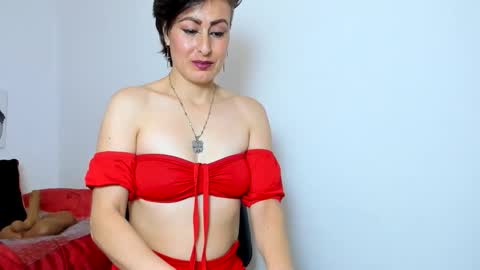 Snapshot of yasmin_goldenst chatting on October 2025 01:22:01 PM Yasemin online show from October 2025 01:22:01 PM