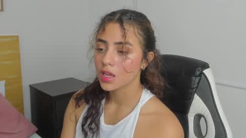 Snapshot of yaya23x chatting on January 2025 03:15:01 PM yaya23x online show from January 2025 03:15:01 PM