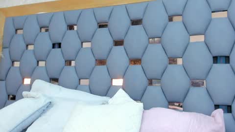 yayi derek  online show from April 2026 11:30:02 AM