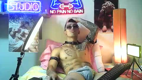 yeisoncastellanos1999 online show from September 2025 05:49:01 PM